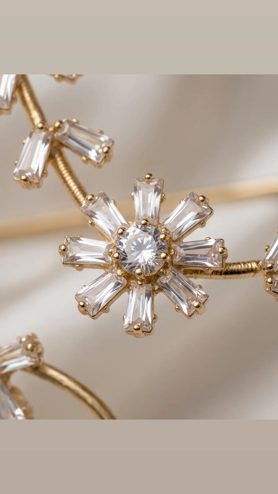 Oceania Crystal Bloom Hand Harness